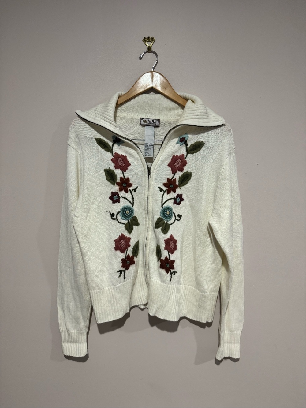Tiara International 2003 Sweater Cardigan Full Zip Cream With Flowers. SM